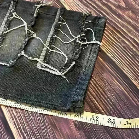 RARE Rebel Vengeance Black Wash Distressed Jeans With Skulls Accents Size 34 - Picture 7 of 8